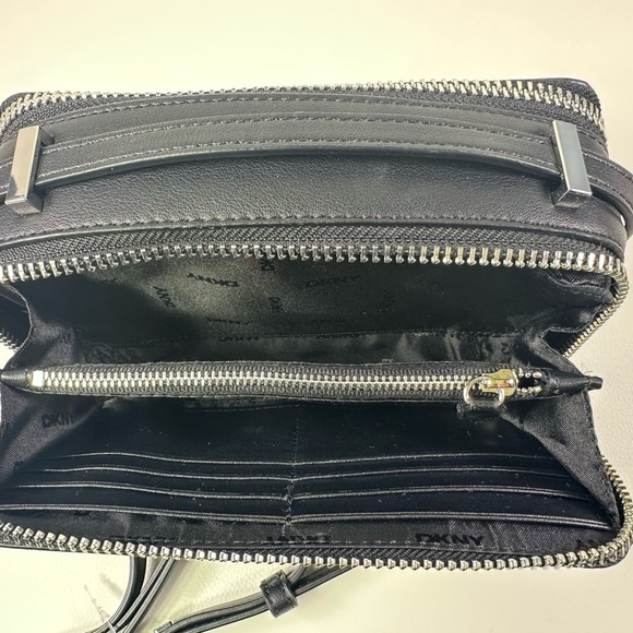 Women’s NEW DKNY Carter Logo Camera Crossbody Bag - Picture 13 of 13